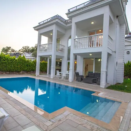 Silver - 4 Bedroom With Private Pool Villa *